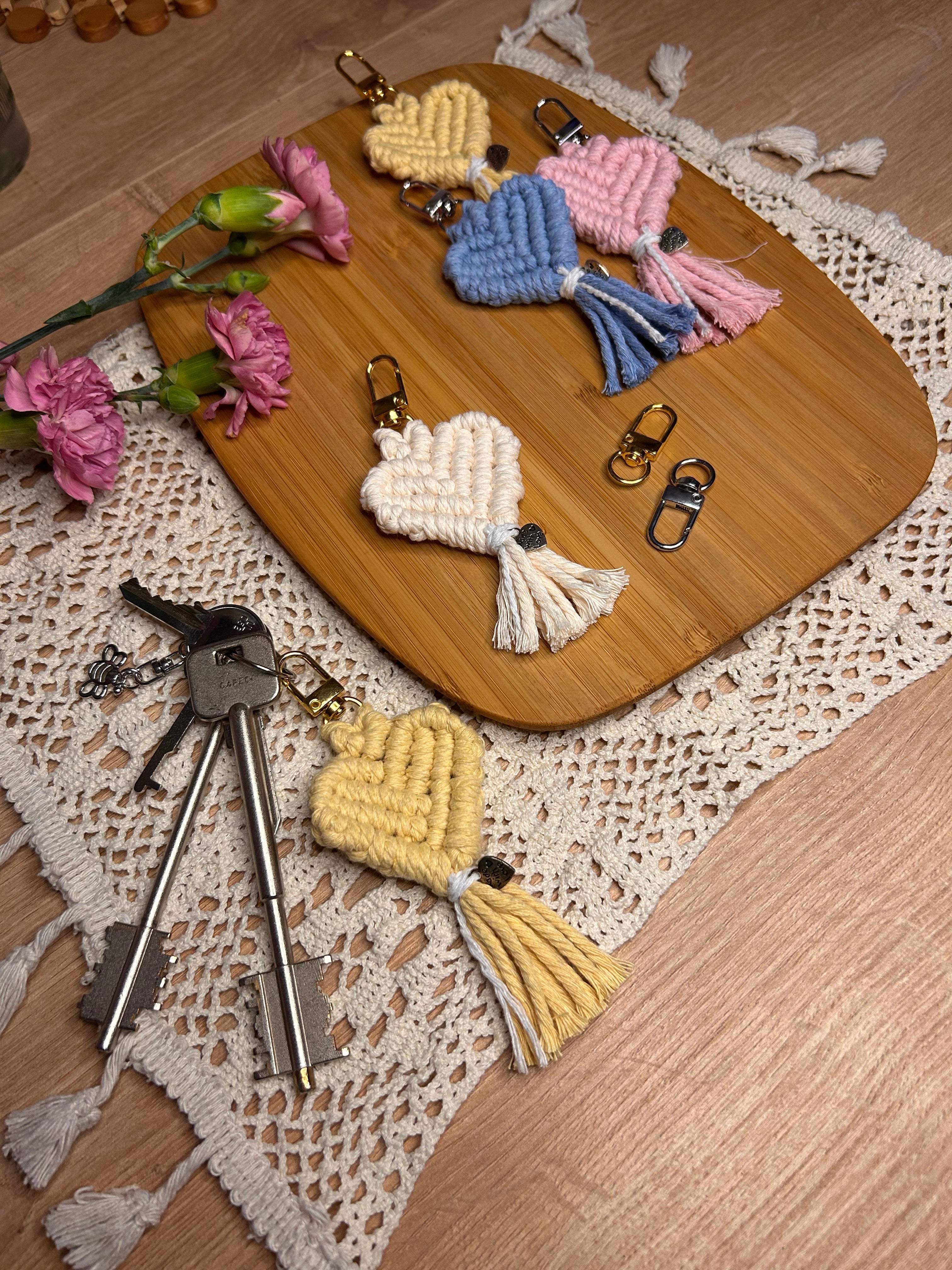 🤍 Portachiavi Cuore in Macramè