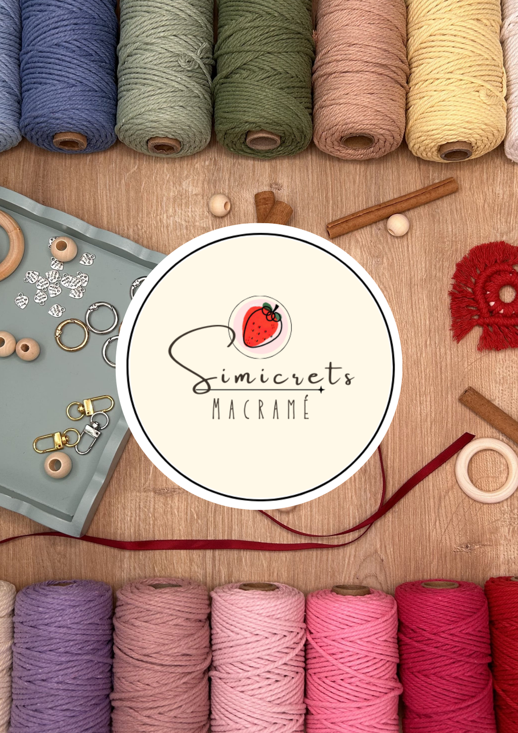 Portachiavi cuore bicolor in Macramé - Accessorio Handmade personalizzato