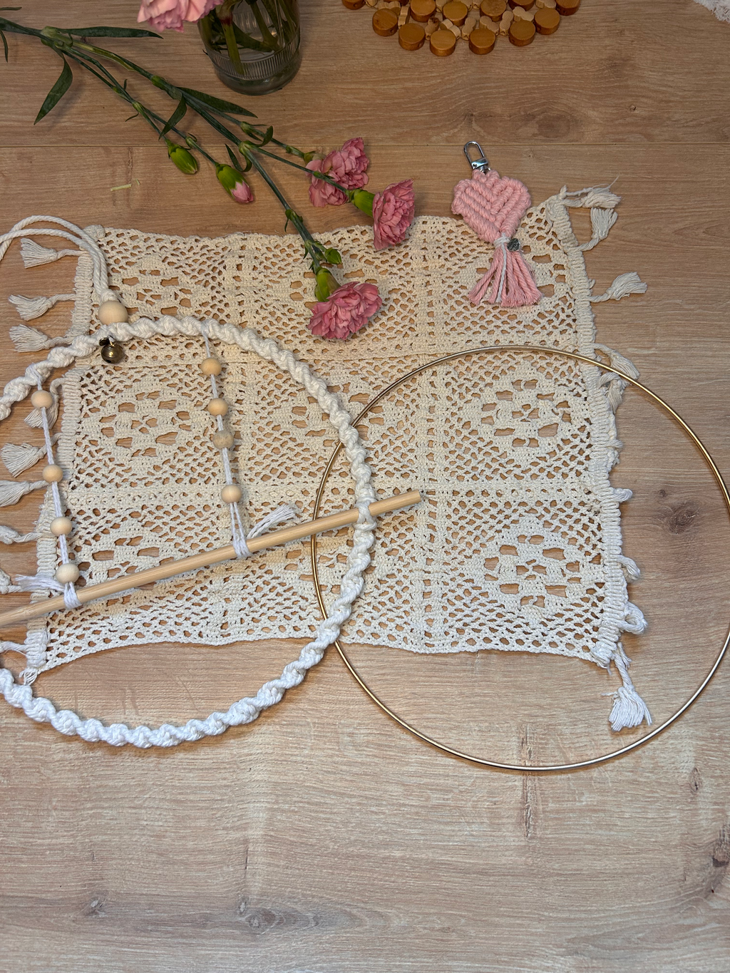 Miniperson Coppia in Macramè – Ghirlanda Personalizzata Handmade - Regalo per San Valentino