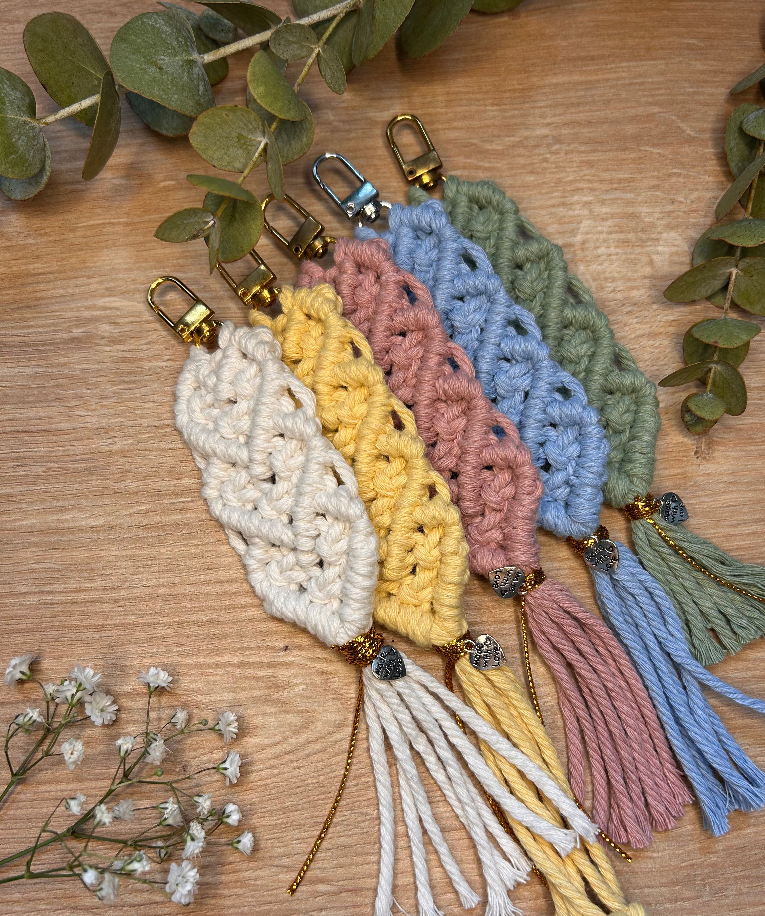 Portachiavi Cuori in Macramè
