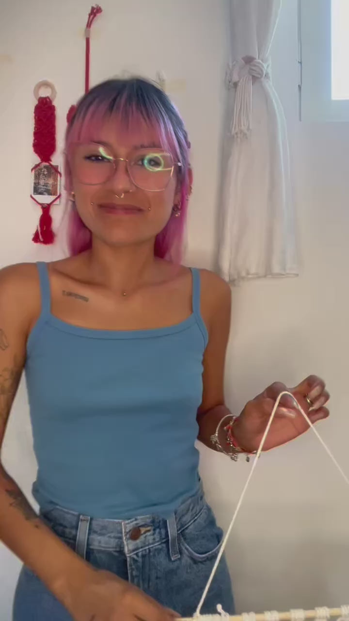 Arazzo da Parete in Macramè - con collana perle di legno